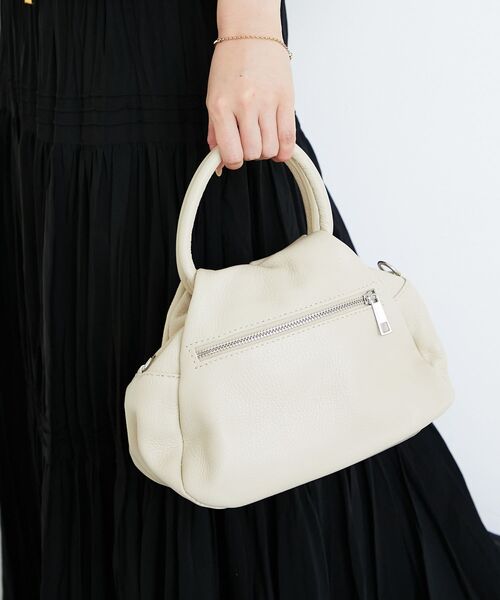 le.coeur blanc（ルクールブラン）の「MILLELA FIRENZEギャザーショルダーバッグ（ショルダーバッグ・レディース・オレンジ/オフホワイト/ブラック・FREE）」の4枚目の写真