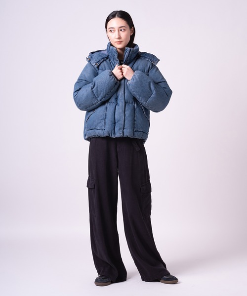 Levi's(リーバイス)の「Levi's/リーバイス ウエスタンショートバブルパファージャケット(ダウンジャケット/コート・レディース・ダークインディゴブルー・M/S/XS)」の4枚目の写真