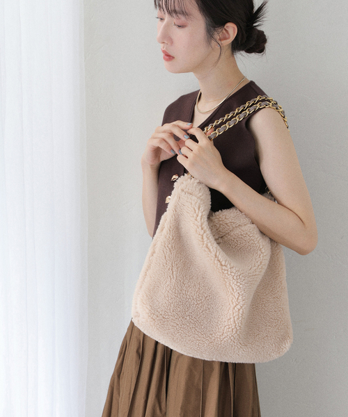 La TOTALITE(ラトータリテ)の「VIOLAd’ORO / ヴィオラドーロ エコファーバッグ 34*34cm(ショルダーバッグ・レディース・アイボリー/ブラウン・FREE)」の10枚目の写真