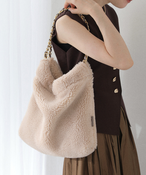 La TOTALITE(ラトータリテ)の「VIOLAd’ORO / ヴィオラドーロ エコファーバッグ 34*34cm(ショルダーバッグ・レディース・アイボリー/ブラウン・FREE)」の11枚目の写真