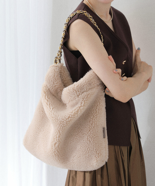 La TOTALITE(ラトータリテ)の「VIOLAd’ORO / ヴィオラドーロ エコファーバッグ 34*34cm(ショルダーバッグ・レディース・アイボリー/ブラウン・FREE)」の12枚目の写真