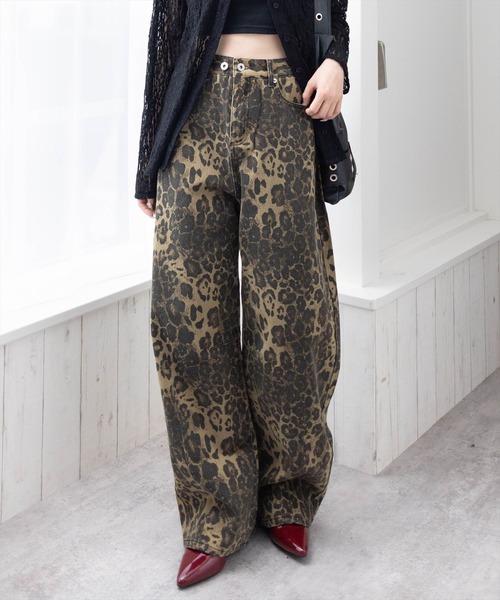 clear（クリア）の「【低身長用サイズ有】ヒョウ柄カーブパンツ[着回し抜群 大人 カジュアル]≪AW新作≫（その他パンツ・レディース・ベージュ・M/XS/S）」の2枚目の写真