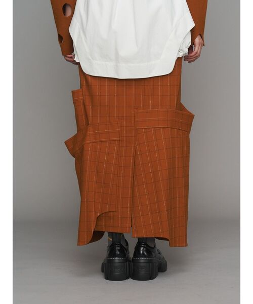 UN3D.（アンスリード）の「LINE CHECK INSERT DESIGN SK / ラインチェックインサートデザインスカート（スカート・レディース・キャメル/グレー・36/38）」の8枚目の写真