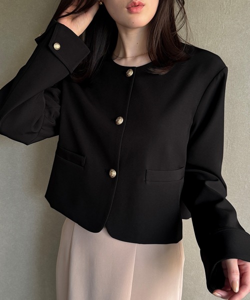 ✨✨ノーカラージャケット　ショートジャケット　完売品 金釦ショート丈ノーカラージャケット（ノーカラージャケット）｜JUNOAH