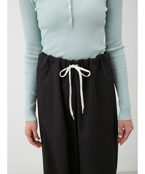 Mila Owen（ミラオーウェン）の「ウエストドロストゴムパンツ（その他パンツ・レディース・キャメル/アイボリー/ブラック・0/1/00）」の13枚目の写真