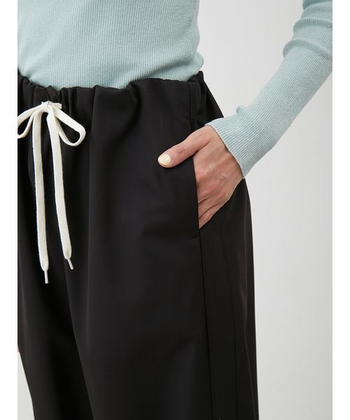 Mila Owen（ミラオーウェン）の「ウエストドロストゴムパンツ（その他パンツ・レディース・キャメル/アイボリー/ブラック・0/1/00）」の14枚目の写真