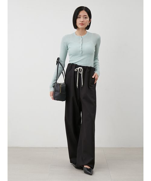 Mila Owen（ミラオーウェン）の「ウエストドロストゴムパンツ（その他パンツ・レディース・キャメル/アイボリー/ブラック・0/1/00）」の16枚目の写真