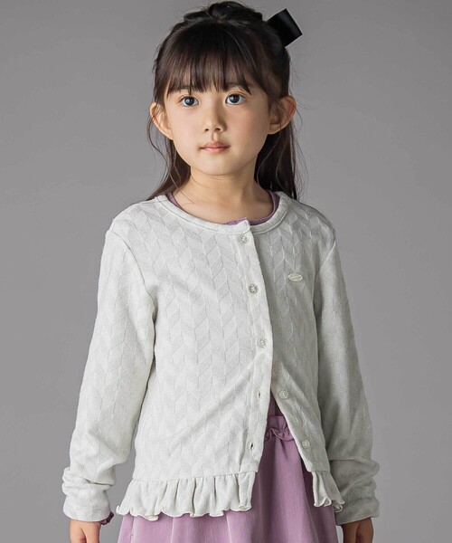 BeBe Petits Pois Vert（ベベプチポワヴェール）の「ヘリンボーンラメニットカーディガン（カーディガン/ボレロ・キッズ・グレー/オフホワイト・100cm/110cm/130cm/120cm/140cm/150cm）」の2枚目の写真