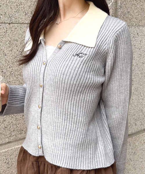 Mejoul(メジュール)の「【2025秋冬新作】襟付きワンポイント刺繍ニットカーディガン(カーディガン/ボレロ・レディース・グレー/ホワイト・F)」の3枚目の写真