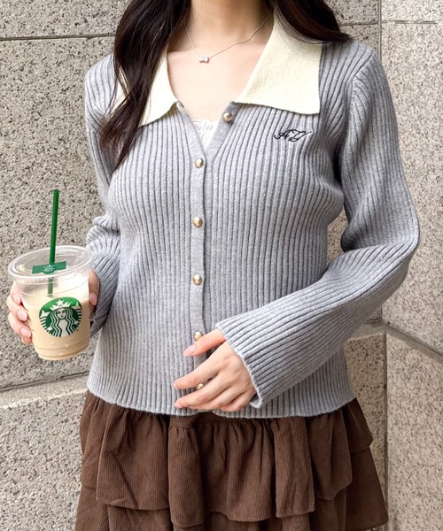 Mejoul(メジュール)の「【2025秋冬新作】襟付きワンポイント刺繍ニットカーディガン(カーディガン/ボレロ・レディース・グレー/ホワイト・F)」の4枚目の写真