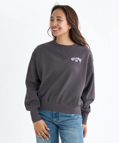 BILLABONG(ビラボン)の「BILLABONG レディース ARCH LOGO LOOSE CROPPED CREW トレーナー 【2025年秋冬モデル】/ビラボンロゴバックプリントスウェットトレーナー(スウェット・レディース・ピンク系その他/ブルー系その他/オフホワイト/アイボリー・MEDIUM)」の5枚目の写真