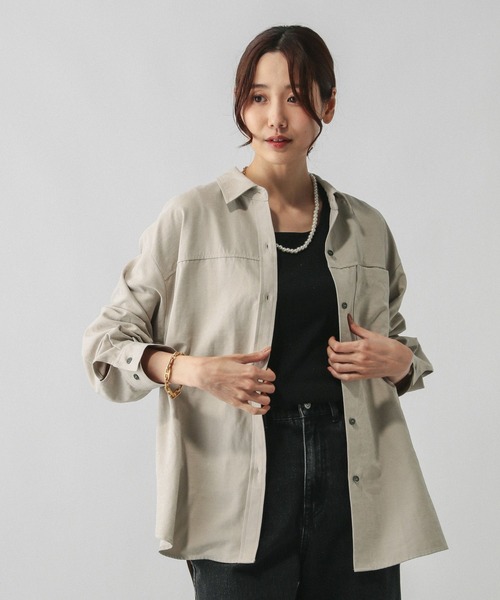 GLOBAL WORK（グローバルワーク）の「ピーチサテンシャツ長袖/580827（シャツ/ブラウス・レディース・キャメル/スミクロ/グレイッシュベージュ・MEDIUM/LARGE）」の12枚目の写真