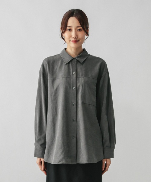 GLOBAL WORK（グローバルワーク）の「ピーチサテンシャツ長袖/580827（シャツ/ブラウス・レディース・キャメル/スミクロ/グレイッシュベージュ・MEDIUM/LARGE）」の17枚目の写真