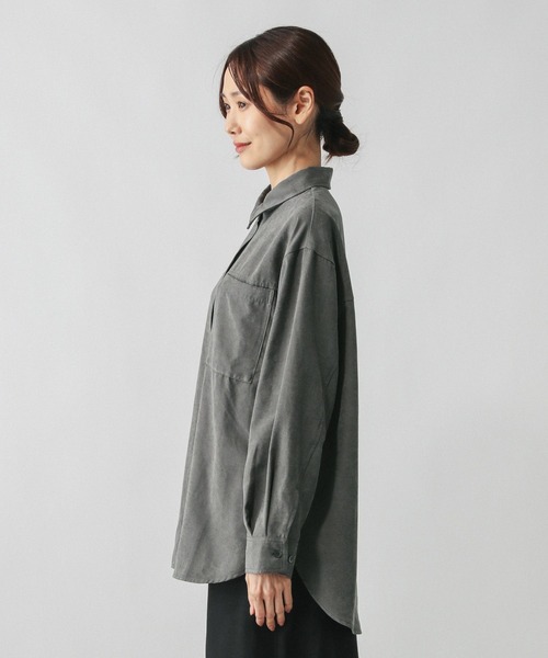 GLOBAL WORK（グローバルワーク）の「ピーチサテンシャツ長袖/580827（シャツ/ブラウス・レディース・キャメル/スミクロ/グレイッシュベージュ・MEDIUM/LARGE）」の18枚目の写真