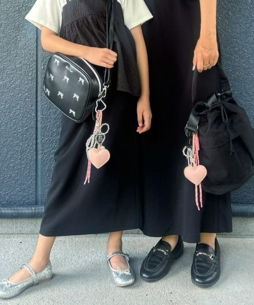 MPS（エムピーエス）の「【MPS】カットジョーゼットＩラインスカート（親子でお揃い）ウエストゴム / ストレッチ（スカート・キッズ・イエロー/ダークグレー/ブラック/ライトベージュ・120/130/140/110）」の2枚目の写真