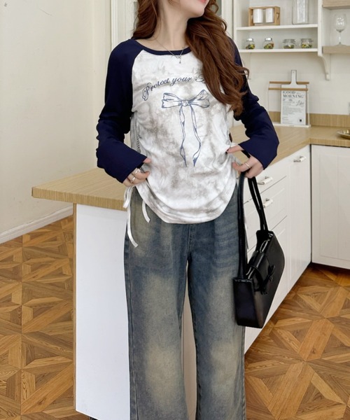 Ada.(エイダ)の「Y2K サイドシャーリング リボン デザイン ラグラン ロンT(Tシャツ/カットソー・レディース・ネイビー/レッド/ブラック/グレー・FREE)」の19枚目の写真
