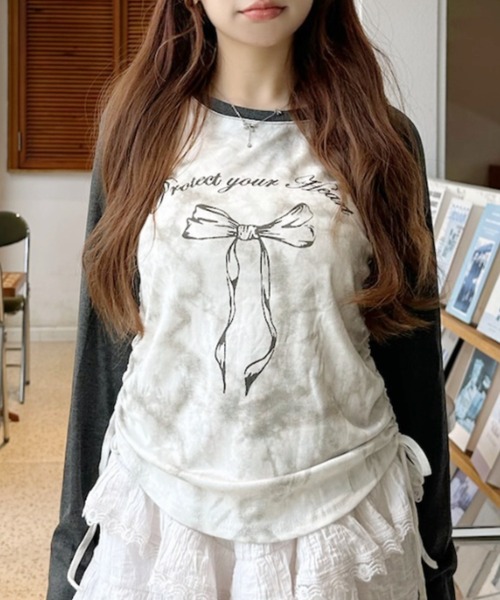 Ada.(エイダ)の「Y2K サイドシャーリング リボン デザイン ラグラン ロンT(Tシャツ/カットソー・レディース・ネイビー/レッド/ブラック/グレー・FREE)」の15枚目の写真