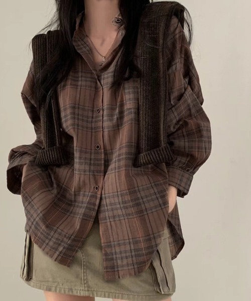 VIBGYOR(ヴィブジョー)の「オーバーサイズチェックシャツ/韓国 AWトレンド(CZ)(シャツ/ブラウス・レディース・ブルー/レッド/ブラウン/ベージュ・MEDIUM/LARGE)」の3枚目の写真