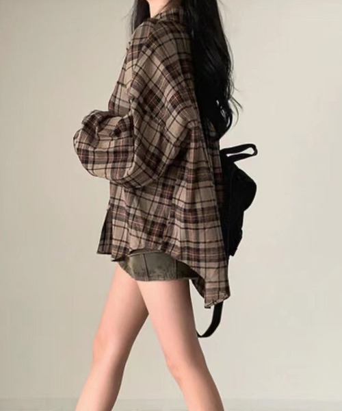 VIBGYOR(ヴィブジョー)の「オーバーサイズチェックシャツ/韓国 AWトレンド(CZ)(シャツ/ブラウス・レディース・ブルー/レッド/ブラウン/ベージュ・MEDIUM/LARGE)」の5枚目の写真
