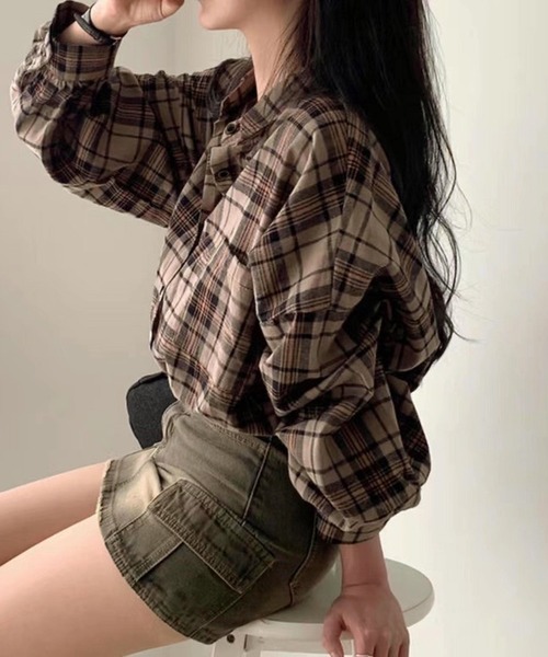 VIBGYOR(ヴィブジョー)の「オーバーサイズチェックシャツ/韓国 AWトレンド(CZ)(シャツ/ブラウス・レディース・ブルー/レッド/ブラウン/ベージュ・MEDIUM/LARGE)」の7枚目の写真