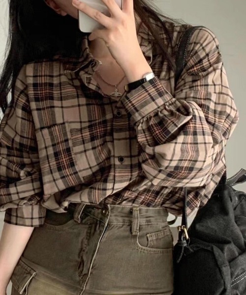 VIBGYOR(ヴィブジョー)の「オーバーサイズチェックシャツ/韓国 AWトレンド(CZ)(シャツ/ブラウス・レディース・ブルー/レッド/ブラウン/ベージュ・MEDIUM/LARGE)」の8枚目の写真