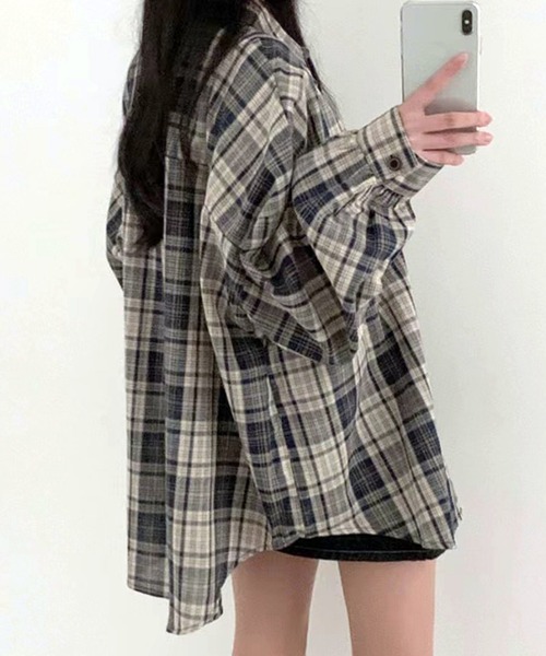 VIBGYOR(ヴィブジョー)の「オーバーサイズチェックシャツ/韓国 AWトレンド(CZ)(シャツ/ブラウス・レディース・ブルー/レッド/ブラウン/ベージュ・MEDIUM/LARGE)」の9枚目の写真