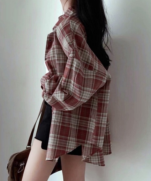 VIBGYOR(ヴィブジョー)の「オーバーサイズチェックシャツ/韓国 AWトレンド(CZ)(シャツ/ブラウス・レディース・ブルー/レッド/ブラウン/ベージュ・MEDIUM/LARGE)」の20枚目の写真