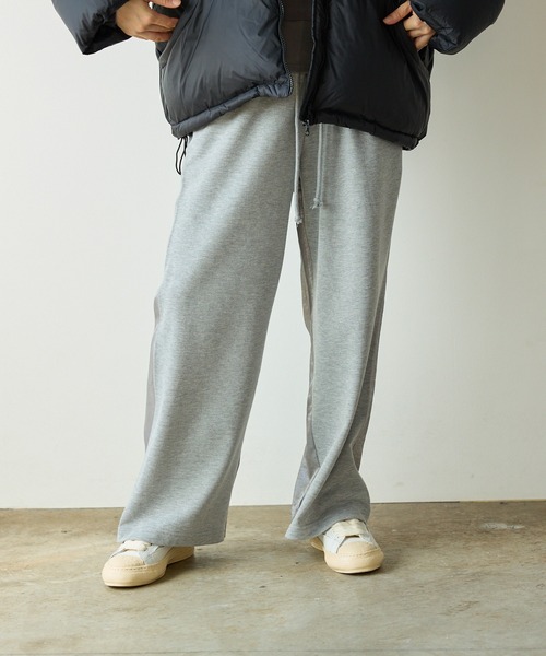 AO2(アオズ)の「裏毛×サテンドッキングイージーパンツ(スウェットパンツ・レディース・アイボリー/ブラック/グレー・FREE)」の5枚目の写真