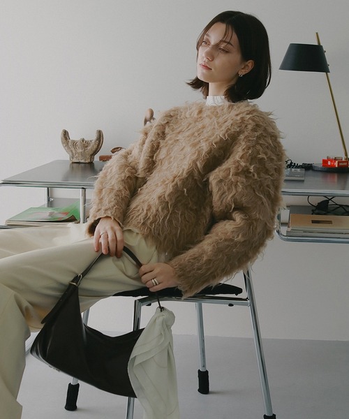 MANOF（マノフ）の「FLUFFY KNIT（ニット/セーター・レディース・ベージュ/チャコールグレー/ピンク・F）」の2枚目の写真