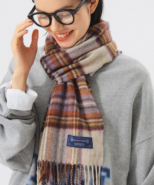 HIGHLAND TWEEDS(ハイランドツィード)の「HIGHLAND TWEEDS / チェック ストール 小(マフラー・レディース・ライトグレー/ブルー/グレー/ベージュ/レッド/ネイビー/イエロー/ライトブルー・ONE SIZE)」の4枚目の写真