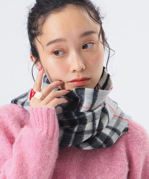 HIGHLAND TWEEDS(ハイランドツィード)の「HIGHLAND TWEEDS / チェック ストール 小(マフラー・レディース・ライトグレー/ブルー/グレー/ベージュ/レッド/ネイビー/イエロー/ライトブルー・ONE SIZE)」の2枚目の写真