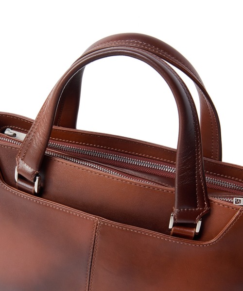 MEN'S BIGI(メンズビギ)の「【SEEKER/シーカー】別注 ムラレザー2WAYブリーフケース(トートバッグ・メンズ・グレー/キャメル/ブラック・FREE)」の9枚目の写真