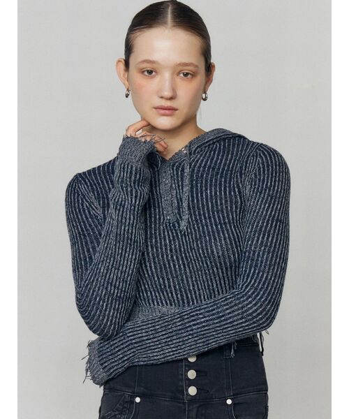 EMODA（エモダ）の「ダメージニットフーディ（ニット/セーター・レディース・ネイビー/レッド/ブラック・FREE）」の6枚目の写真