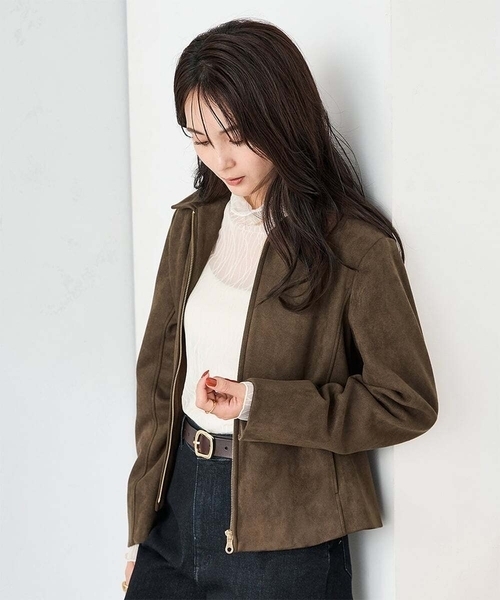 a.v.v(アーヴェヴェ)の「フェイクスエードステンカラーブルゾン(その他アウター・レディース・ブラウン/ベージュ・40/38/36)」の9枚目の写真