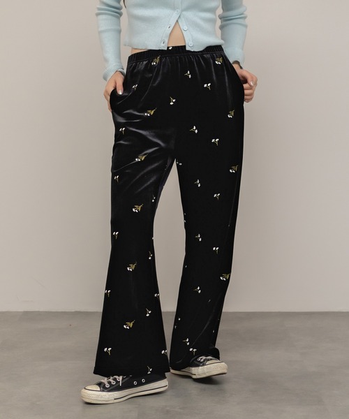 セール】ベロア刺繍パンツ / ベロア 花柄 刺繍 フレアパンツ イージー