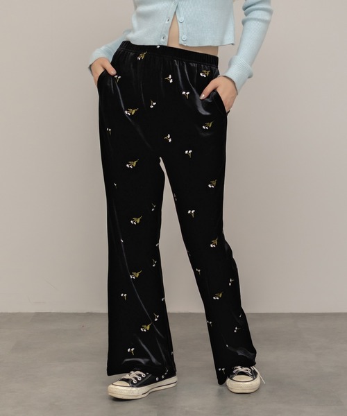 セール】ベロア刺繍パンツ / ベロア 花柄 刺繍 フレアパンツ イージー