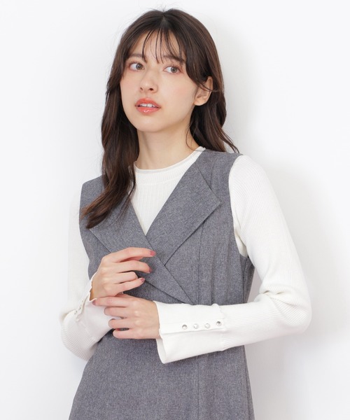 JILL by JILL STUART(ジルバイジルスチュアート)の「◇袖ボタンリブニット(ニット/セーター・レディース・レッド/ホワイト/ブラック・FREE)」の4枚目の写真