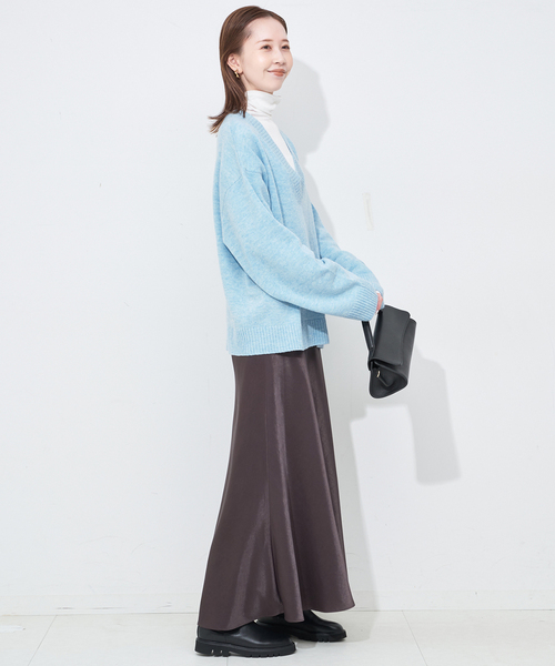 SLOBE IENA（スローブイエナ）の「Vネックルーズニットプルオーバー（ニット/セーター・レディース・チャコールグレー/ホワイト/ブルー・FREE）」の22枚目の写真