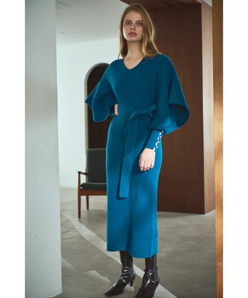 Estella.K(エステラケー)の「Margot Open Sleeve Knit Dress オープンスリーブニットドレス(ワンピース・レディース・ブルー/ブラック・FREE)」の11枚目の写真