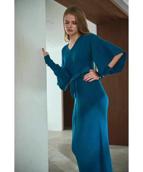 Estella.K(エステラケー)の「Margot Open Sleeve Knit Dress オープンスリーブニットドレス(ワンピース・レディース・ブルー/ブラック・FREE)」の13枚目の写真