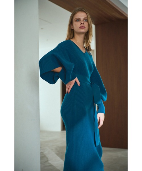 Estella.K(エステラケー)の「Margot Open Sleeve Knit Dress オープンスリーブニットドレス(ワンピース・レディース・ブルー/ブラック・FREE)」の14枚目の写真