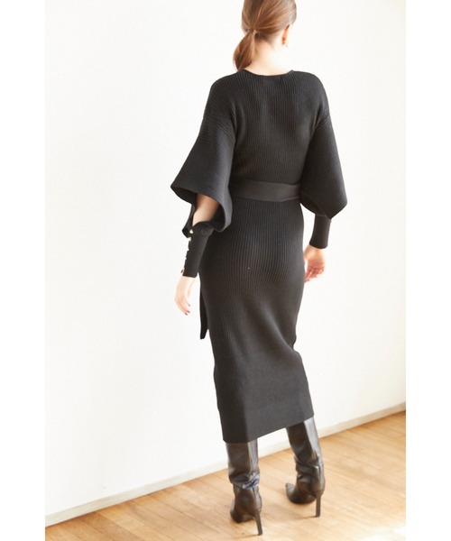 Estella.K(エステラケー)の「Margot Open Sleeve Knit Dress オープンスリーブニットドレス(ワンピース・レディース・ブルー/ブラック・FREE)」の5枚目の写真