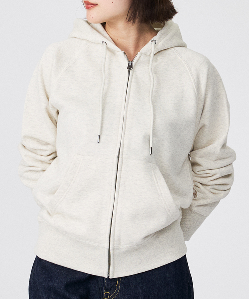FRUIT OF THE LOOM(フルーツオブザルーム)の「【FRUIT OF THE LOOM/フルーツ オブ ザ ルーム】BASIC SWEAT ZIP HOODIE/パーカー/お出かけ/リラックス【WEB限定】(パーカー・レディース・アイボリー/グレー/ネイビー/ブラック・フリー)」の2枚目の写真