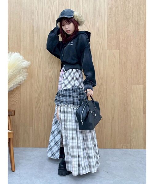 EVRIS（エヴリス）の「パウダーショートスウェットフーディー【セットアップ着用可能】（パーカー・レディース・ブラック/レッド/ブラウン/アイボリー・FREE）」の15枚目の写真