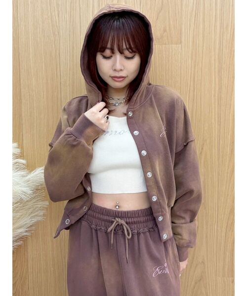 EVRIS(エヴリス)の「パウダースウェットウラケショートフーディー【セットアップ着用可能】 春服(パーカー・レディース・ブラック/レッド/ブラウン/アイボリー・FREE)」の6枚目の写真