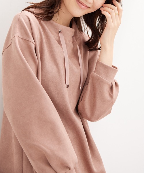 BELLUNA PLUS(ベルーナ)の「スエード調重ね着風プルオーバー(Tシャツ/カットソー・レディース・グリーン/アイボリー/ピンク・MEDIUM/LARGE/X-LARGE)」の1枚目の写真
