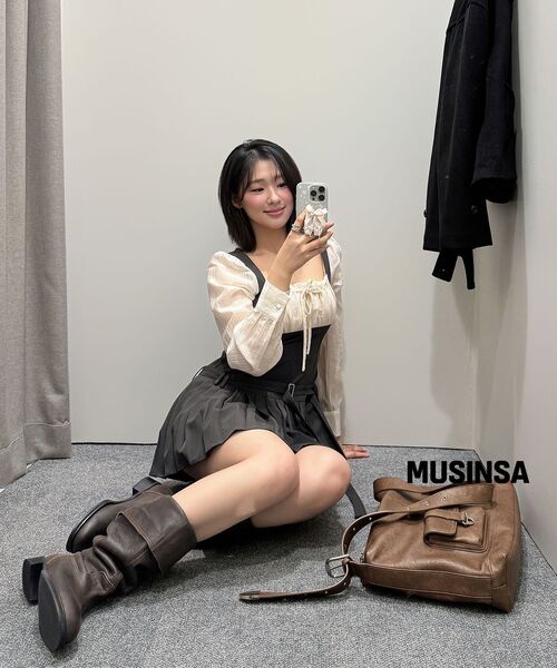 OAFISH(オアフィッシュ)の「QUAD BUTTON SHORT COAT, BLACK(チェスターコート・レディース・その他・FREE)」の5枚目の写真