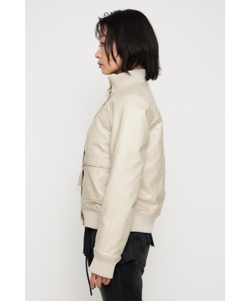 LAGUA GEM（ラグアジェム）の「COMPACT FAUX LEATHER ブルゾン（ブルゾン・レディース・アイボリー/ブラック・FREE）」の11枚目の写真