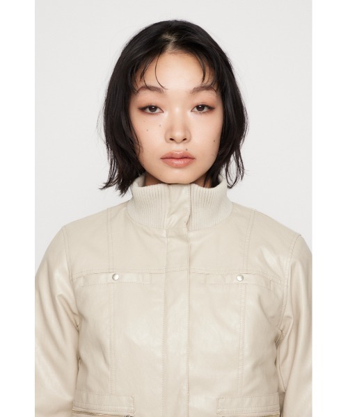 LAGUA GEM（ラグアジェム）の「COMPACT FAUX LEATHER ブルゾン（ブルゾン・レディース・アイボリー/ブラック・FREE）」の13枚目の写真