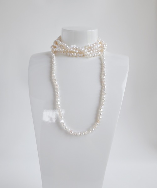TUWAKRIM（トゥワクリム）の「【TUWAKRIM】バロックパールスーパーロングネックレス（ネックレス・レディース・オフホワイト・MEDIUM）」の16枚目の写真